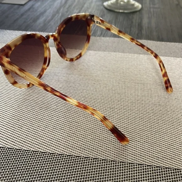 Diff sunnies - Picture 2 of 3